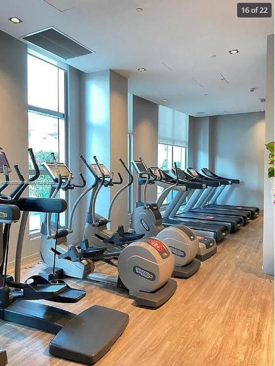 Под контрактом: $2,550 (0 спален, 1 ванн, 530 Квадратных фут)