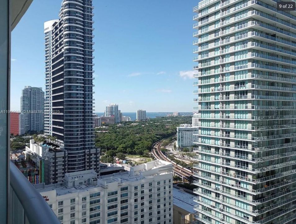 Под контрактом: $2,550 (0 спален, 1 ванн, 530 Квадратных фут)