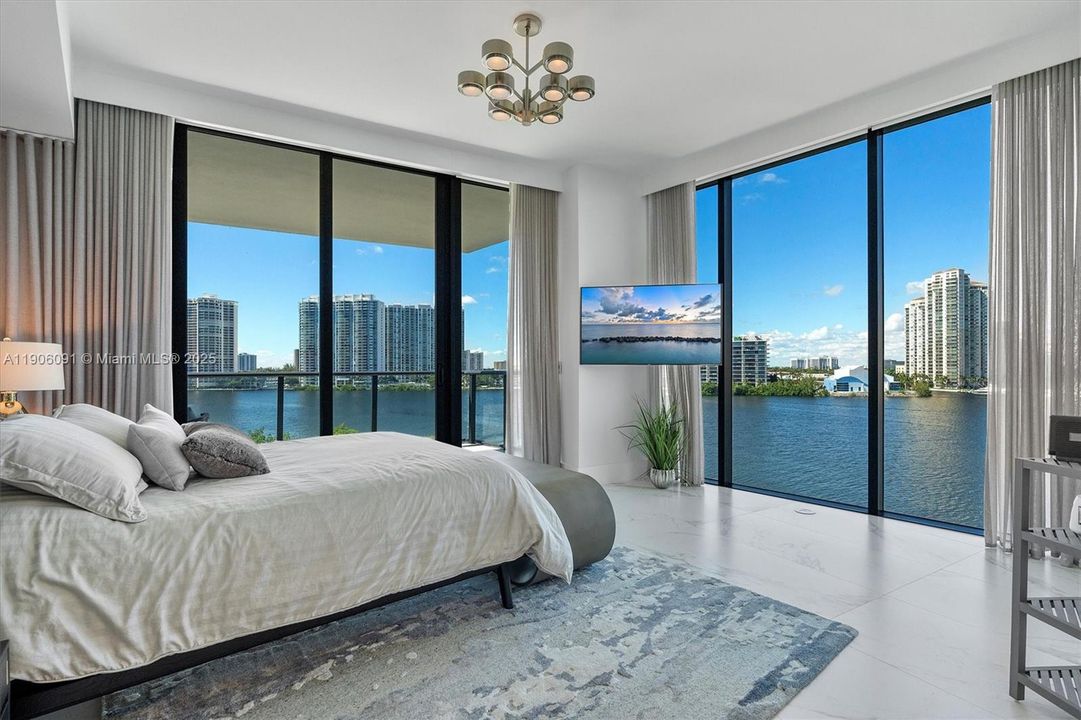 For Sale: $4,495,000 (4 beds, 5 baths, 3400 Square Feet)