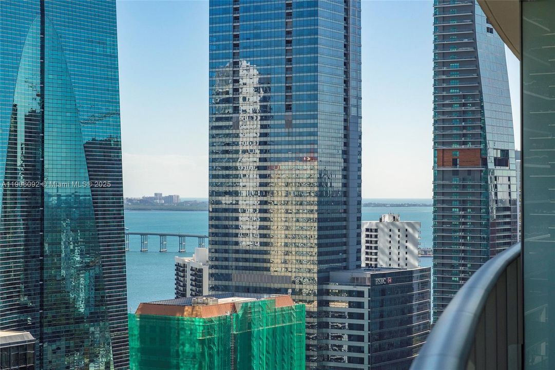 For Sale: $799,000 (2 beds, 2 baths, 1165 Square Feet)