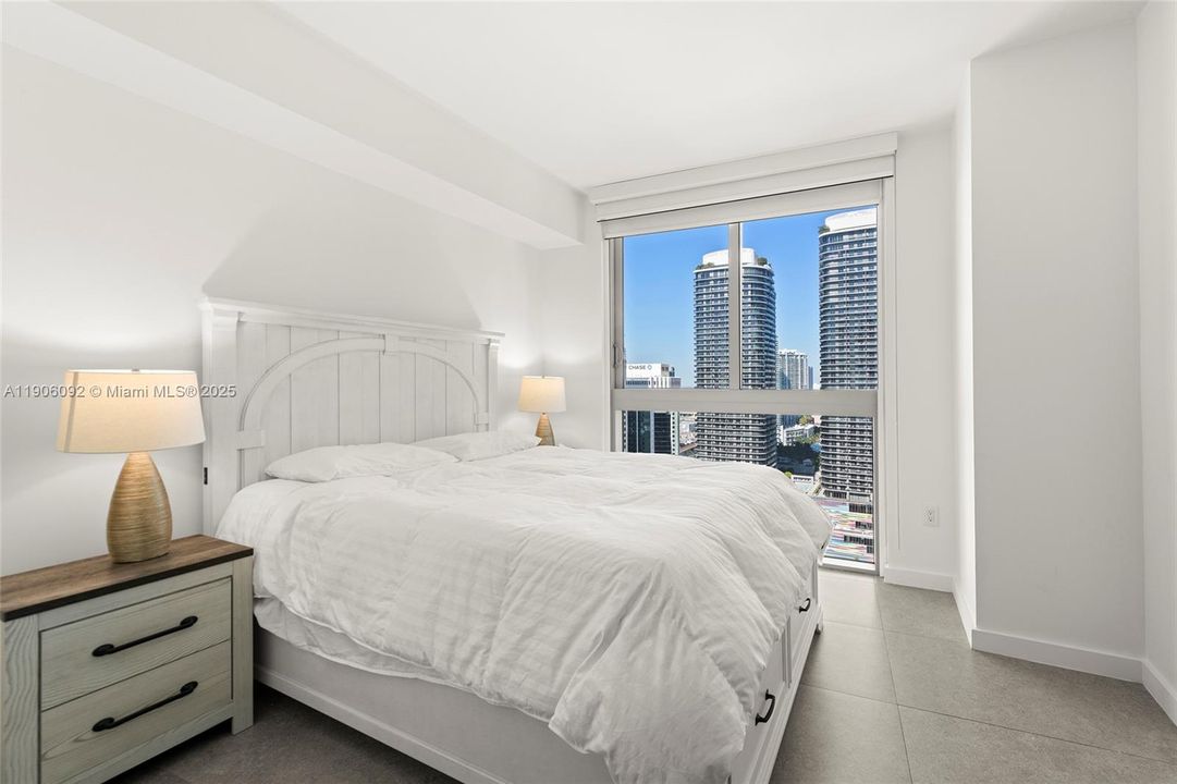 For Sale: $799,000 (2 beds, 2 baths, 1165 Square Feet)