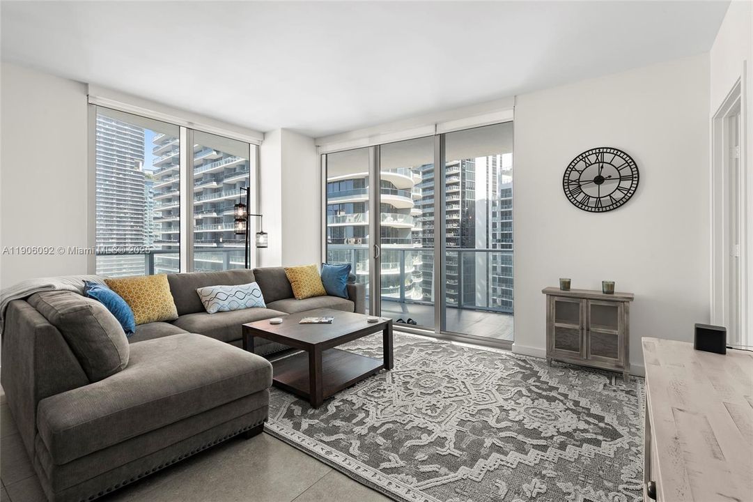 For Sale: $799,000 (2 beds, 2 baths, 1165 Square Feet)