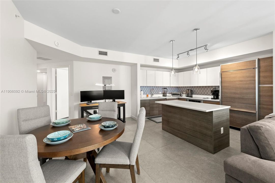 For Sale: $799,000 (2 beds, 2 baths, 1165 Square Feet)