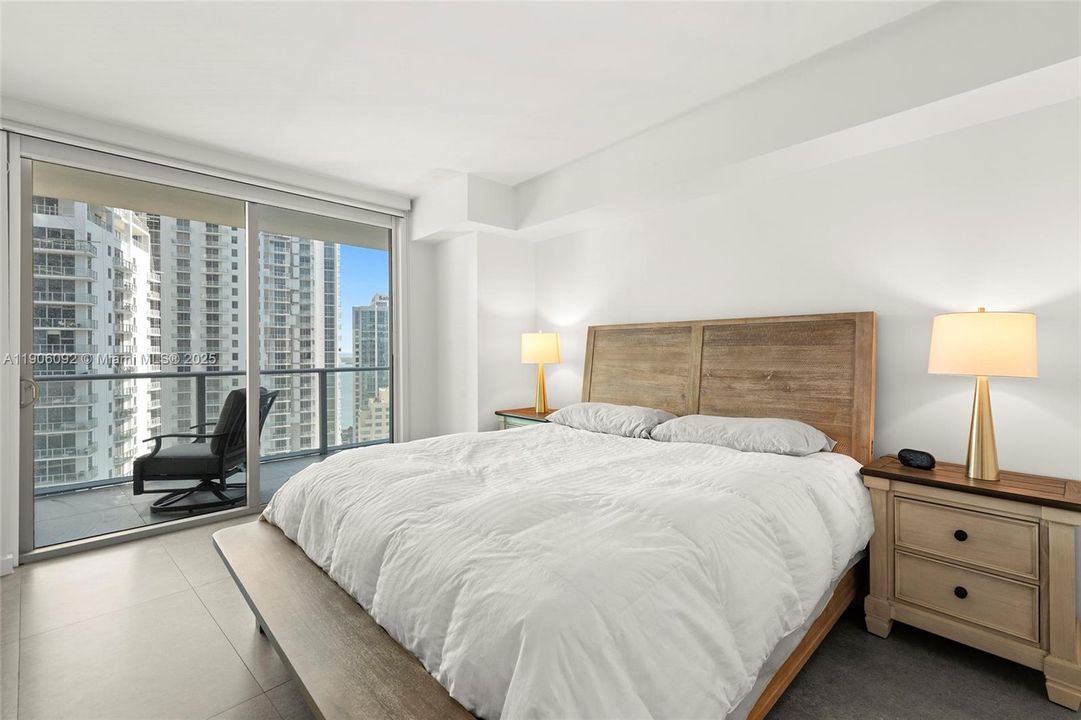 For Sale: $799,000 (2 beds, 2 baths, 1165 Square Feet)