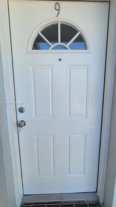 Active With Contract: $1,650 (1 beds, 1 baths, 600 Square Feet)