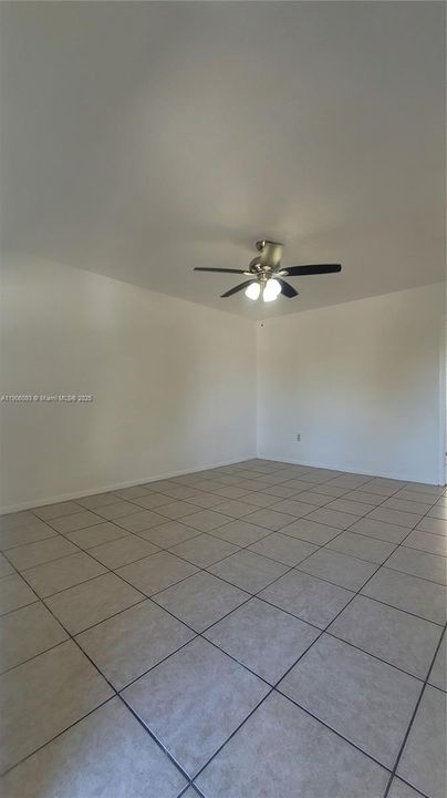 Active With Contract: $1,650 (1 beds, 1 baths, 600 Square Feet)