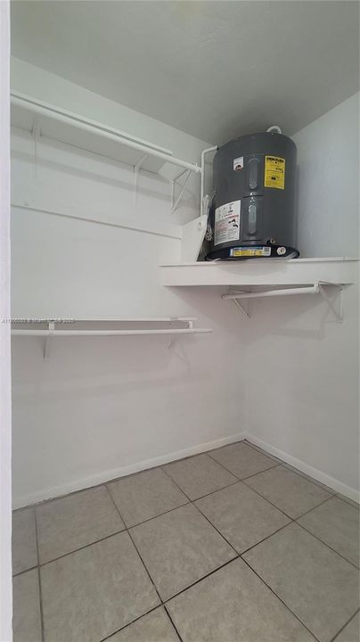 Active With Contract: $1,650 (1 beds, 1 baths, 600 Square Feet)