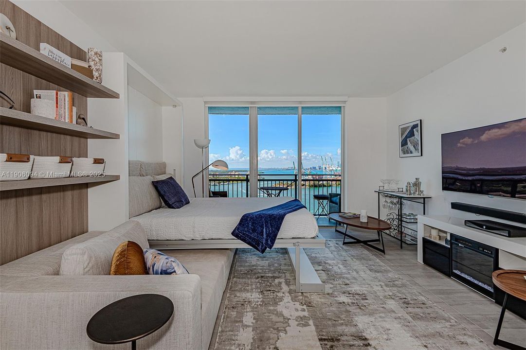 待售: $940,000 (1 贝兹, 1 浴室, 780 平方英尺)