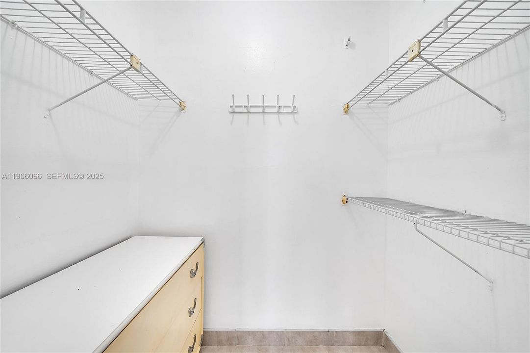 For Sale: $280,000 (2 beds, 2 baths, 1450 Square Feet)