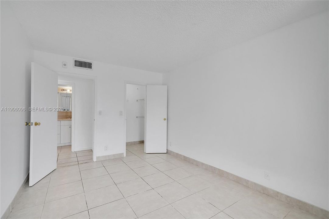For Sale: $280,000 (2 beds, 2 baths, 1450 Square Feet)