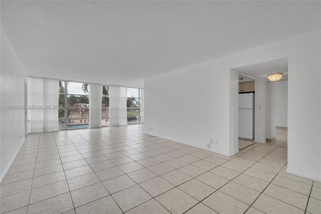 For Sale: $280,000 (2 beds, 2 baths, 1450 Square Feet)