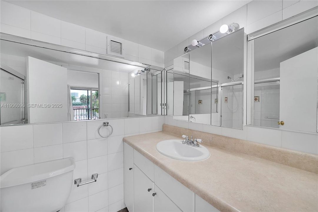 For Sale: $280,000 (2 beds, 2 baths, 1450 Square Feet)