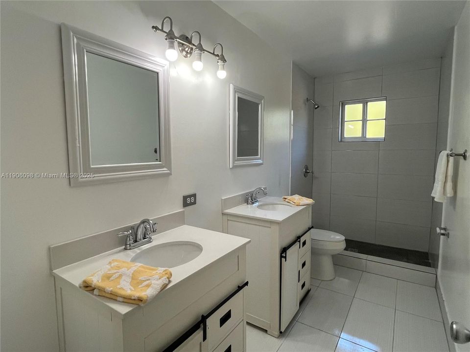 For Rent: $3,600 (4 beds, 2 baths, 1737 Square Feet)