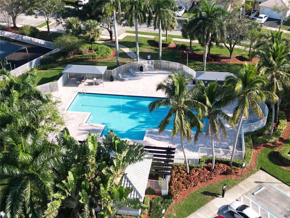 For Rent: $3,600 (4 beds, 2 baths, 1737 Square Feet)