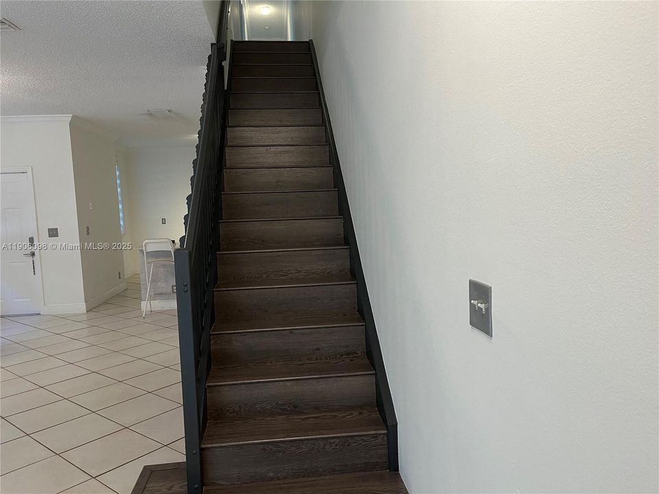 For Rent: $3,600 (4 beds, 2 baths, 1737 Square Feet)