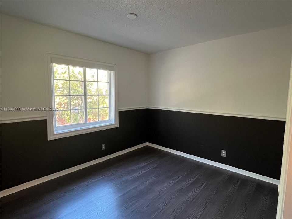 For Rent: $3,600 (4 beds, 2 baths, 1737 Square Feet)