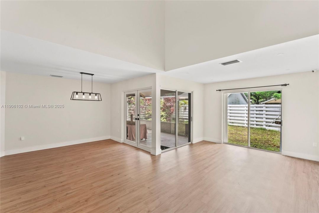 Recently Rented: $3,700 (4 beds, 2 baths, 1799 Square Feet)