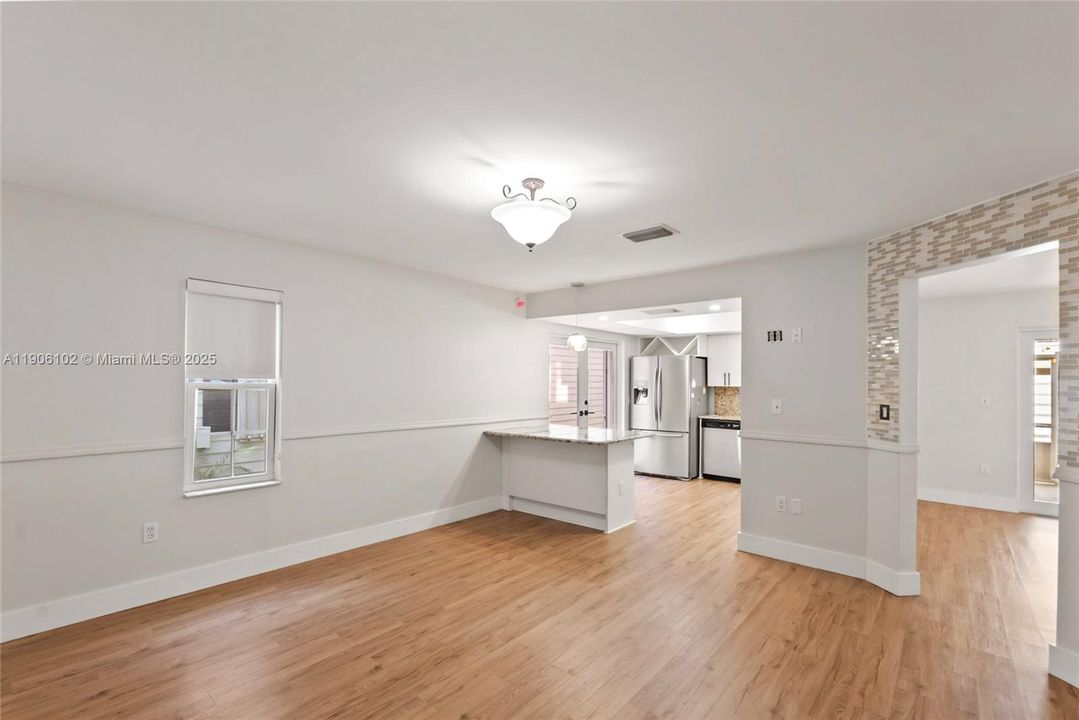 Recently Rented: $3,700 (4 beds, 2 baths, 1799 Square Feet)