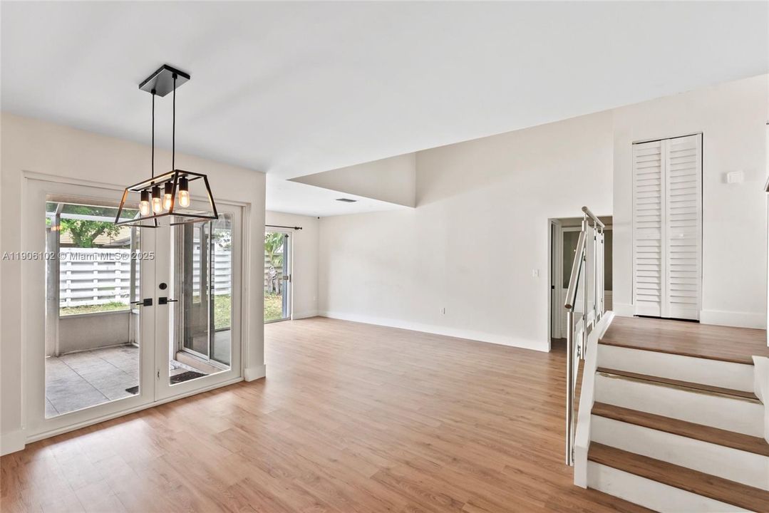 Recently Rented: $3,700 (4 beds, 2 baths, 1799 Square Feet)