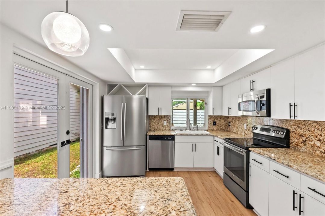 Recently Rented: $3,700 (4 beds, 2 baths, 1799 Square Feet)