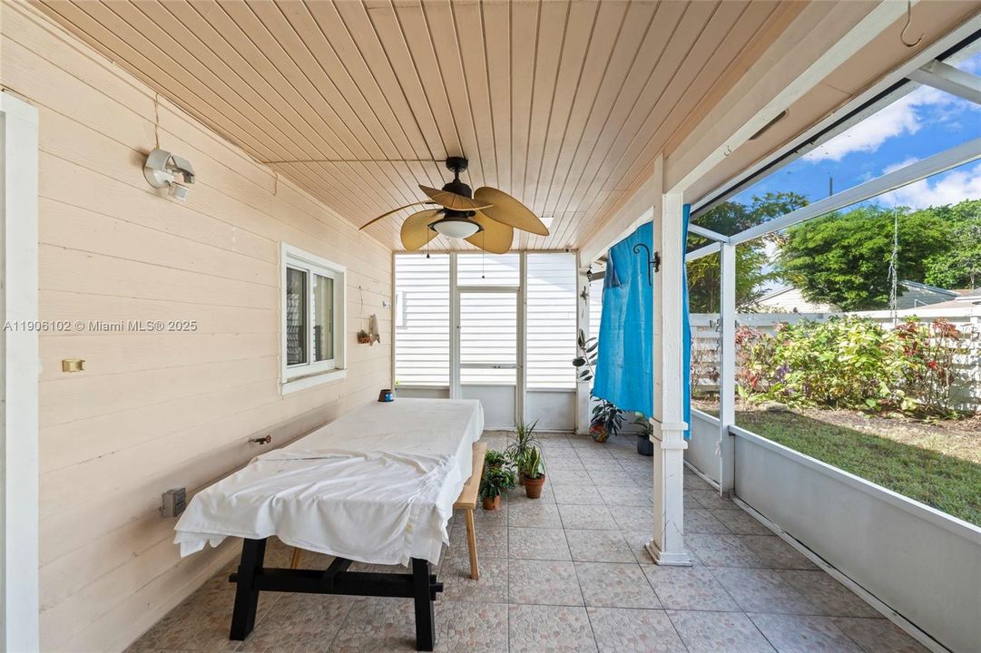 Recently Rented: $3,700 (4 beds, 2 baths, 1799 Square Feet)