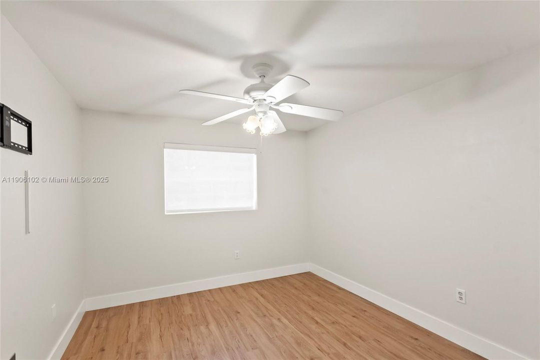 Recently Rented: $3,700 (4 beds, 2 baths, 1799 Square Feet)