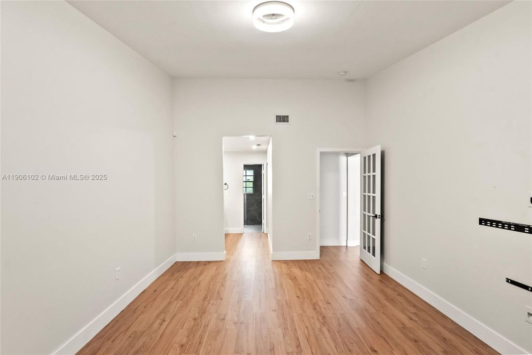 Recently Rented: $3,700 (4 beds, 2 baths, 1799 Square Feet)