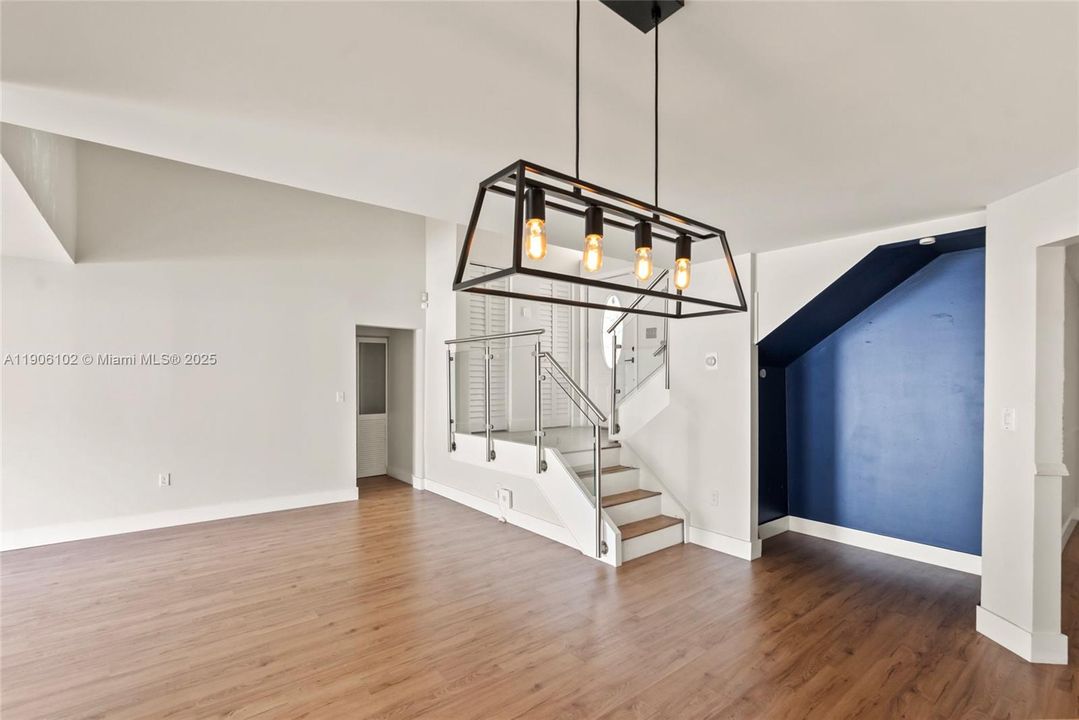 Recently Rented: $3,700 (4 beds, 2 baths, 1799 Square Feet)