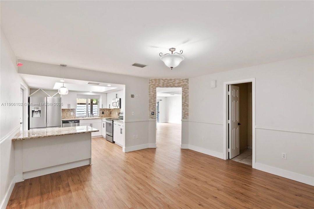 Recently Rented: $3,700 (4 beds, 2 baths, 1799 Square Feet)