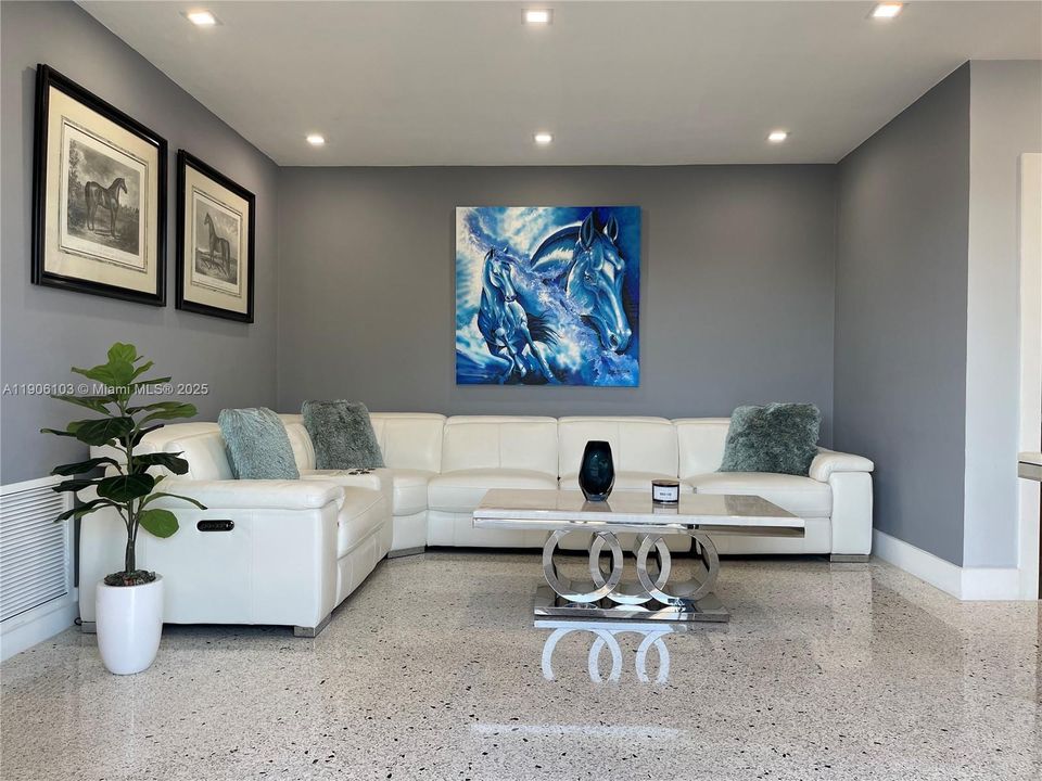 For Sale: $777,000 (3 beds, 2 baths, 1527 Square Feet)