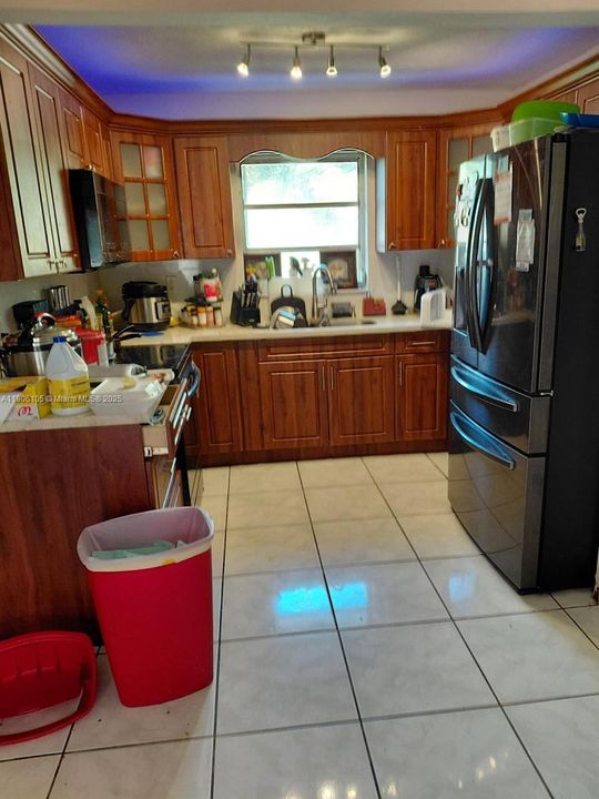 待售: $550,000 (3 贝兹, 2 浴室, 1338 平方英尺)