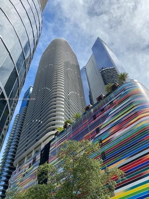 待售: $610,000 (0 贝兹, 1 浴室, 553 平方英尺)