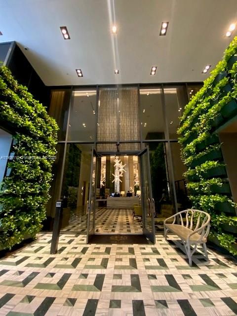 待售: $610,000 (0 贝兹, 1 浴室, 553 平方英尺)