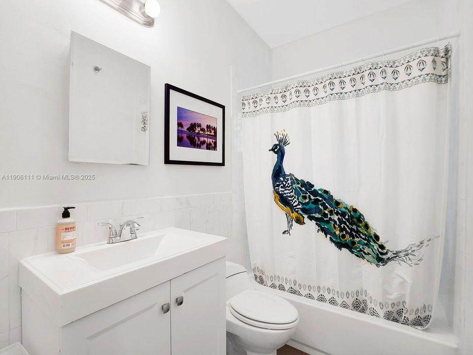 出租: $5,700 (4 贝兹, 2 浴室, 1320 平方英尺)