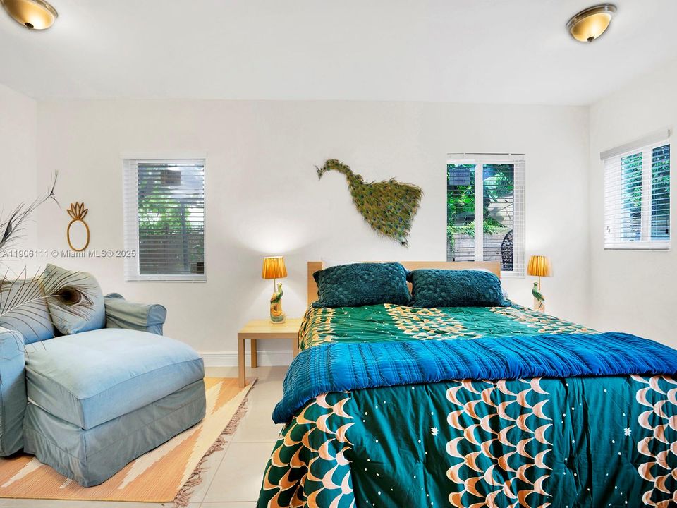 出租: $5,700 (4 贝兹, 2 浴室, 1320 平方英尺)