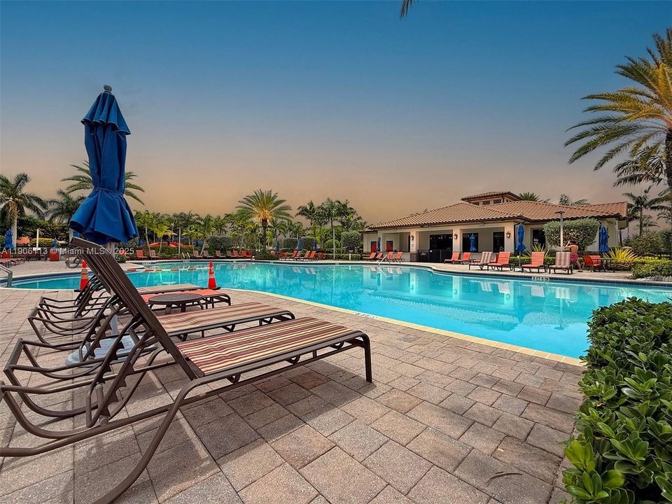 Active With Contract: $405,000 (4 beds, 3 baths, 1768 Square Feet)