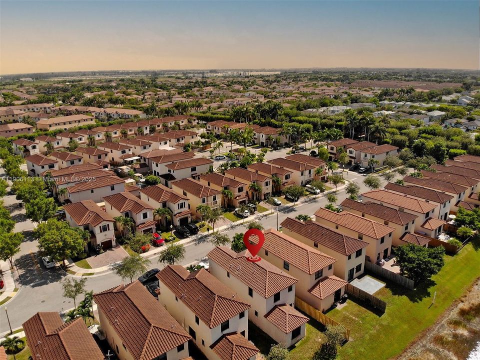 Active With Contract: $405,000 (4 beds, 3 baths, 1768 Square Feet)