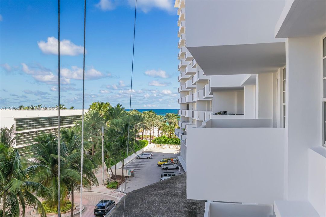 For Sale: $499,900 (1 beds, 1 baths, 820 Square Feet)