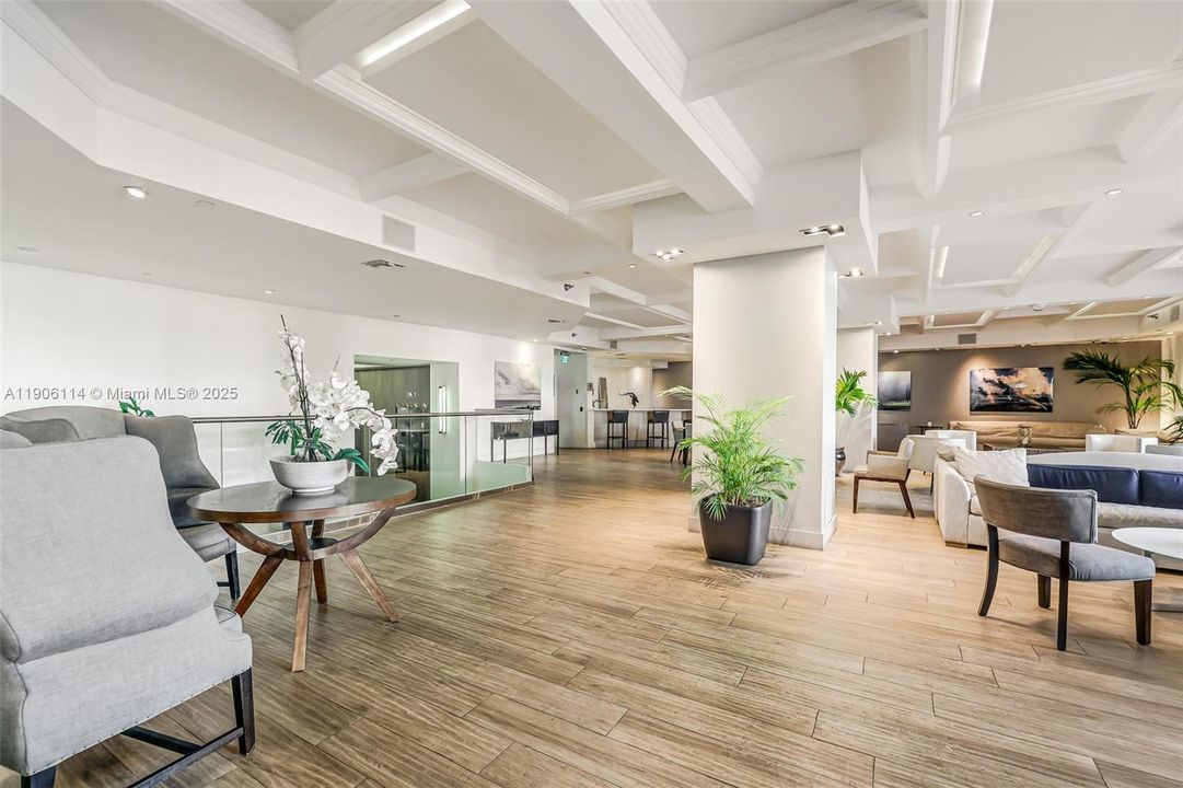 For Sale: $499,900 (1 beds, 1 baths, 820 Square Feet)