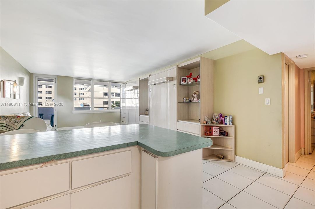 For Sale: $499,900 (1 beds, 1 baths, 820 Square Feet)