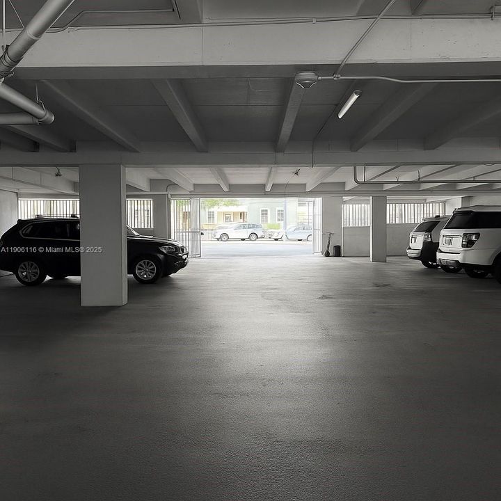 待售: $310,000 (1 贝兹, 1 浴室, 800 平方英尺)