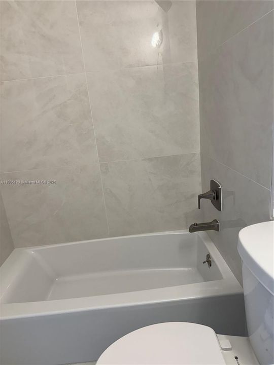 最近租的: $2,800 (3 贝兹, 2 浴室, 1310 平方英尺)