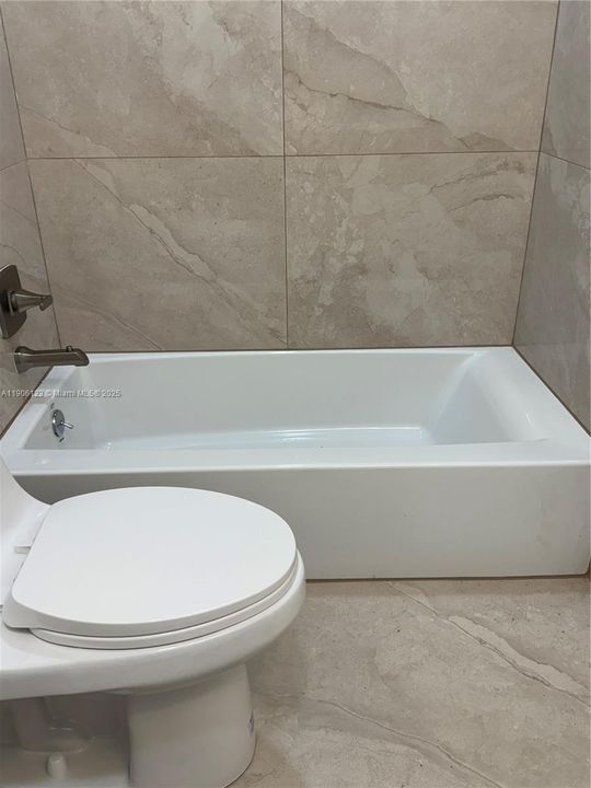 最近租的: $2,800 (3 贝兹, 2 浴室, 1310 平方英尺)