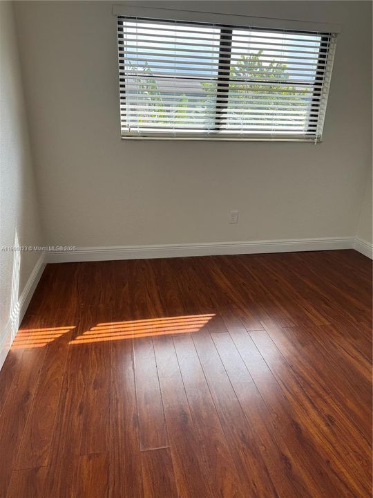 最近租的: $2,800 (3 贝兹, 2 浴室, 1310 平方英尺)