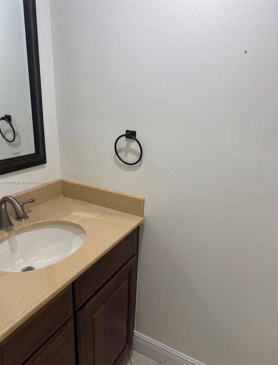 最近租的: $2,800 (3 贝兹, 2 浴室, 1310 平方英尺)