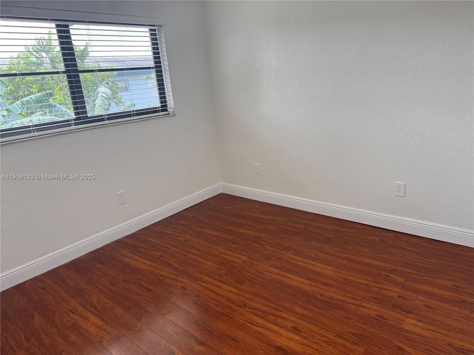 最近租的: $2,800 (3 贝兹, 2 浴室, 1310 平方英尺)