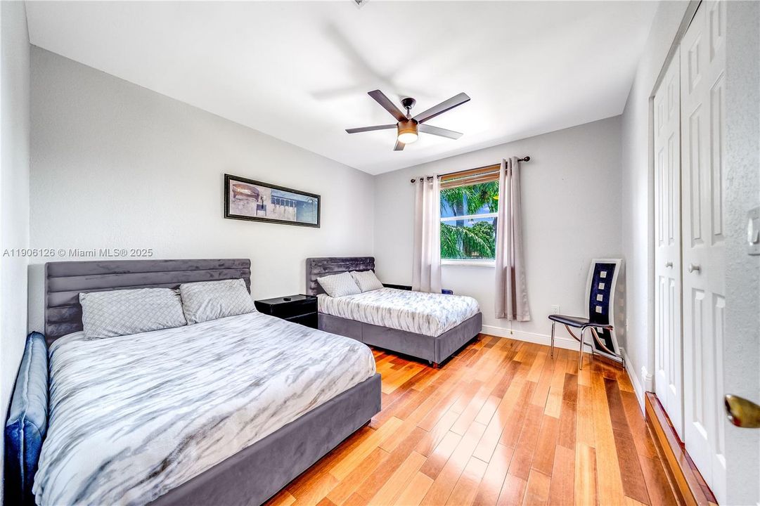 For Sale: $1,490,000 (3 beds, 2 baths, 2514 Square Feet)