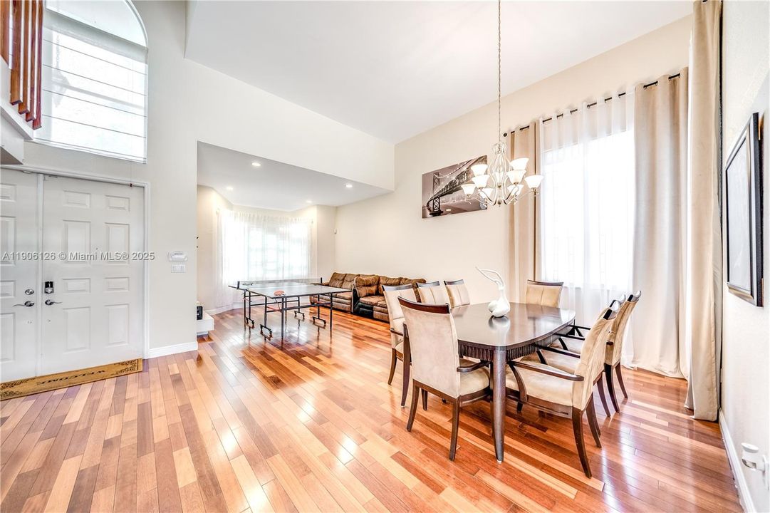 For Sale: $1,490,000 (3 beds, 2 baths, 2514 Square Feet)