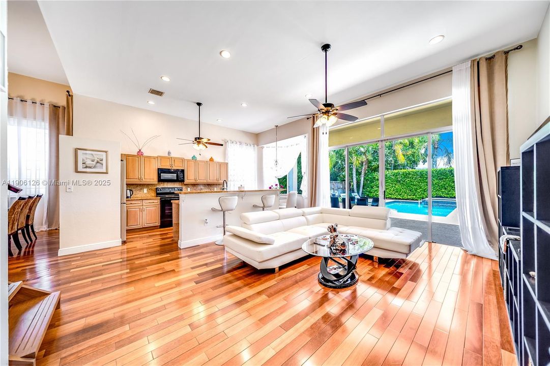 For Sale: $1,490,000 (3 beds, 2 baths, 2514 Square Feet)