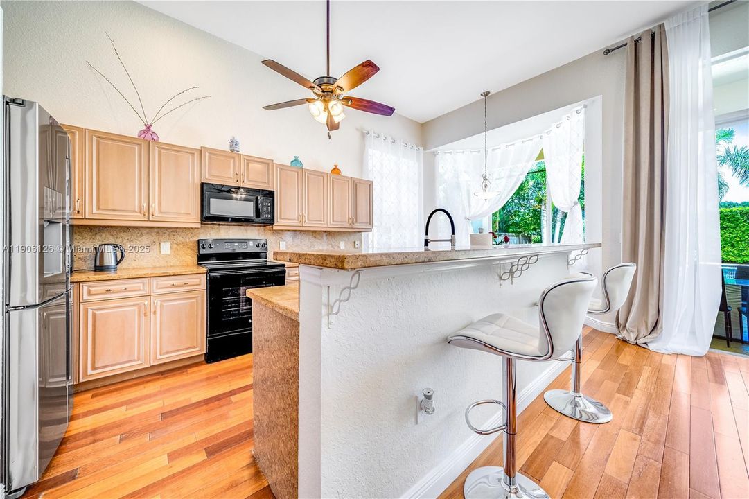 For Sale: $1,490,000 (3 beds, 2 baths, 2514 Square Feet)